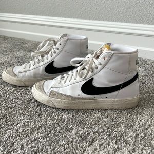 Women Nike Blazer’s Sneakers